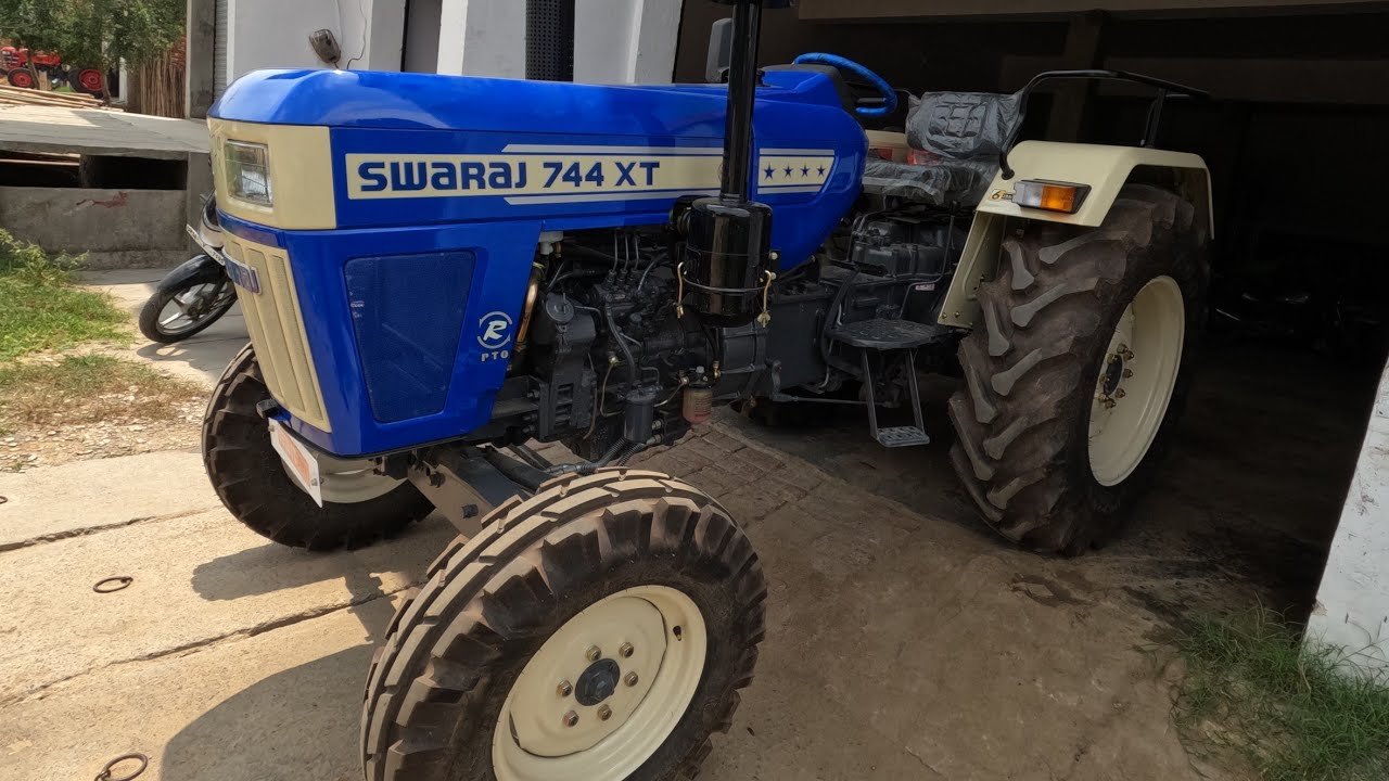 Swaraj 744 XT Tractor: किसानों के लिए 50 HP सेगमेंट का पावरफुल ट्रैक्टर, मिलेगा 3 सिलेंडर के साथ 3478 cc इंजन 