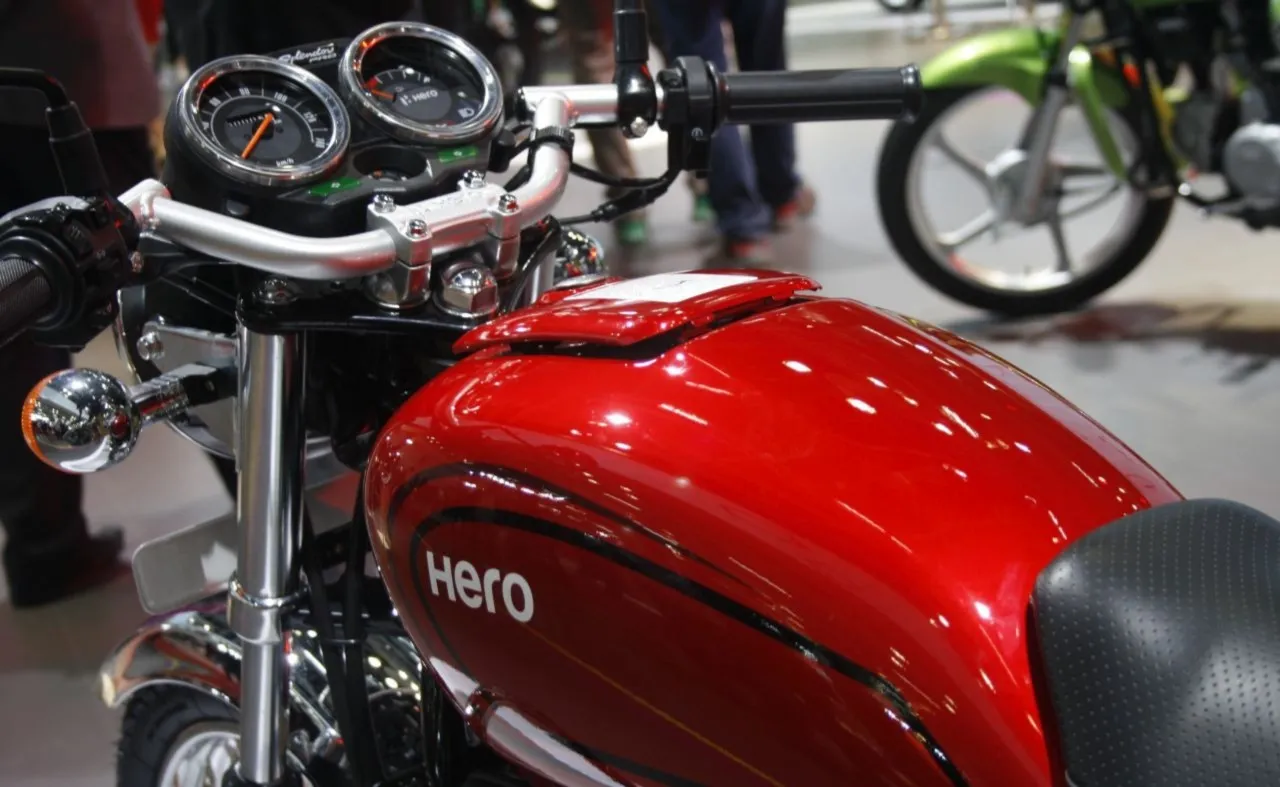 70 किलोमीटर माइलेज वाली Hero Splendor बाइक मिडिल क्लास फैमिली के लिए बजट फ्रेंडली विकल्प
